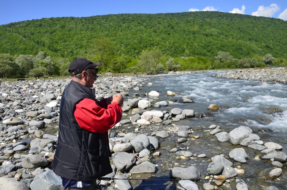 Ведущий эксперт по ловле форели в местных реках Александр Городянкин