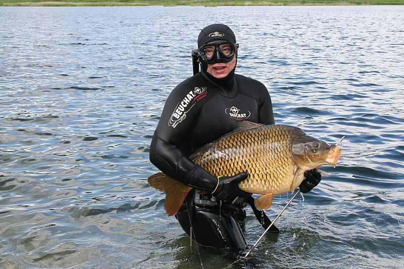 Парень с огромным трофеем