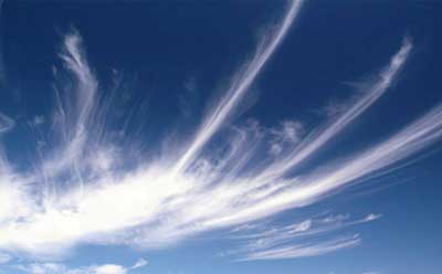 Перистые когтевидные облака