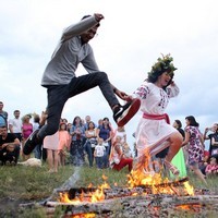 Прыжки через костер