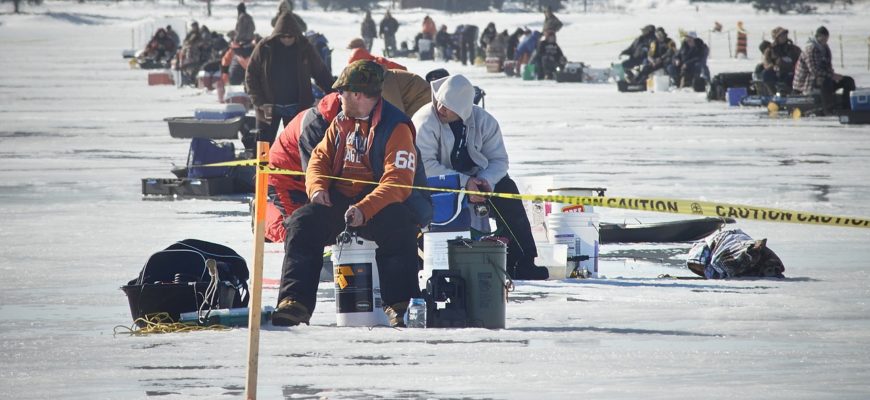 В какую погоду лучше клюёт рыба зимой