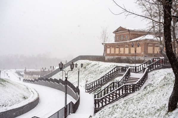 Грядущий февраль обещает быть теплым и подарит горожанам несколько снежных дней