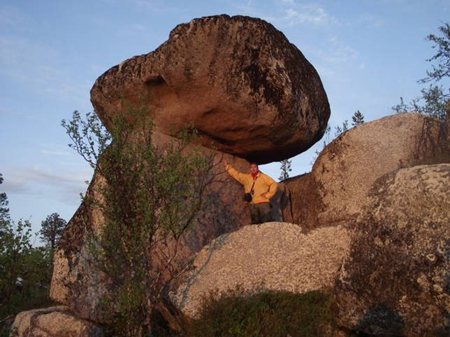 Летучий камень. Кольский полуостров, Нижнекаменское озеро