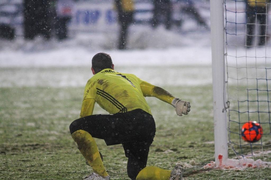plohaya pogoda futbol sneg
