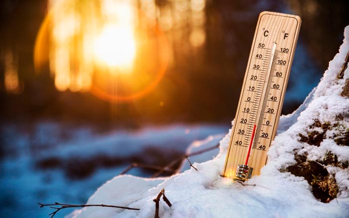 термометр в снегу