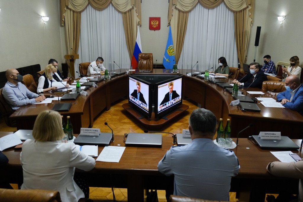 На второй этап снятия ограничений Астрахань пока переходить не будет