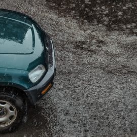 Вождение в шторм и сильный дождь