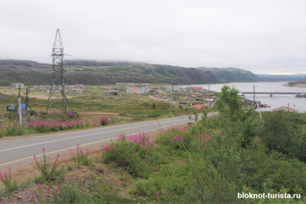 Кусок асфальта перед поселком Териберка