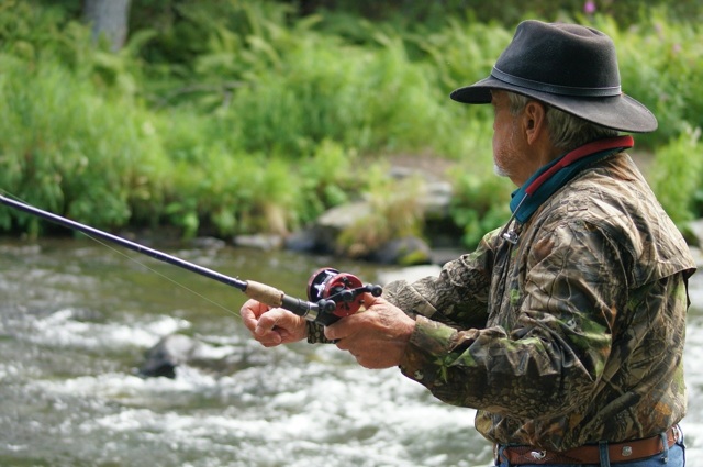 Атмосферное давление для рыбалки: влияние изменений погоды на клев