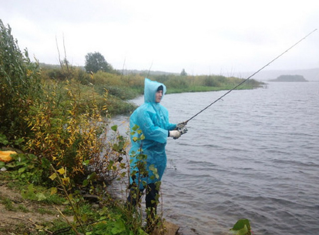 Надевайте дождевик и отправляйтесь на реку - ловить свою самую крупную щуку.