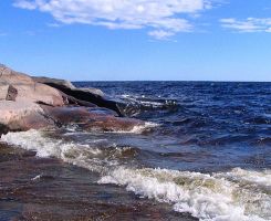 прибой и волны на Ладоге