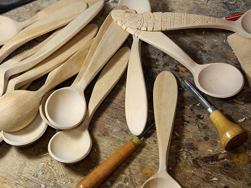 День баклушников 17 мая: зачем развешивать на крыльце и воротах лапти