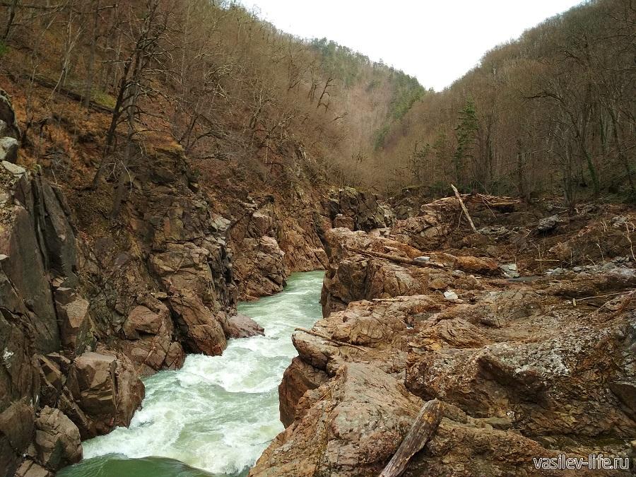 Гранитный каньон и река Белая в Адыгее