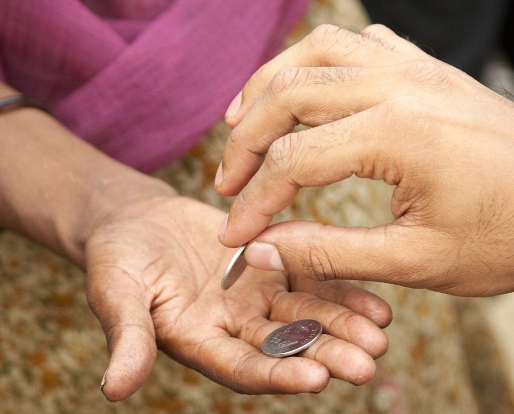 помощь нуждающимся