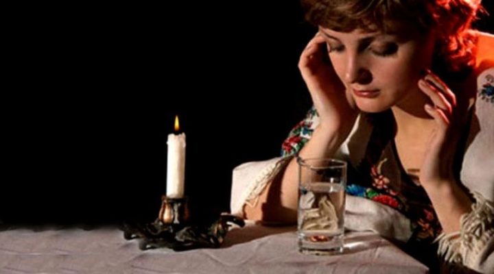 Обряд со с водой и свечой