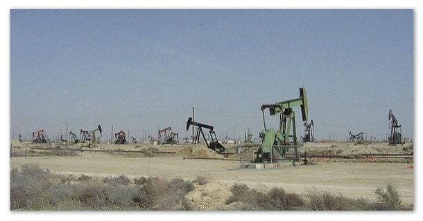 Добыча нефти.