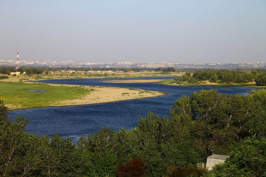 Вид на Ахтубу