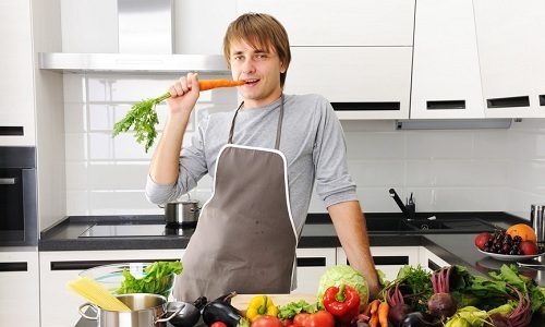 При остром панкреатите необходимо соблюдать специальную диету, чтобы не спровоцировать ухудшение состояния