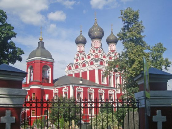 Казанская Богоматерь поможет девушкам