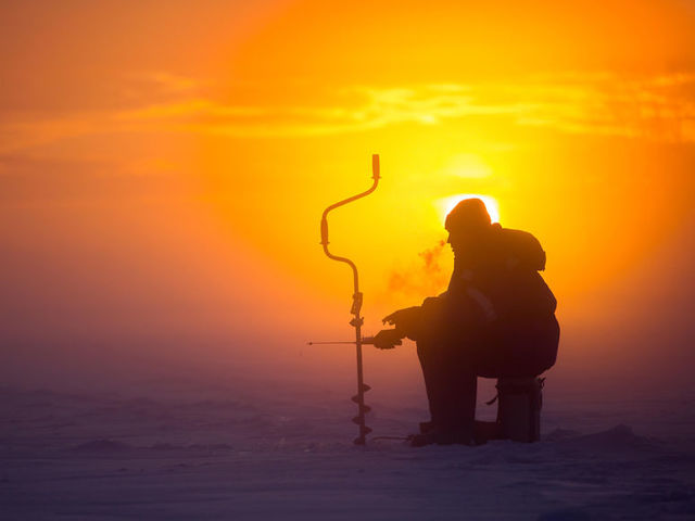 Рыбалка в глухозимье – поведение рыбы и как её ловить