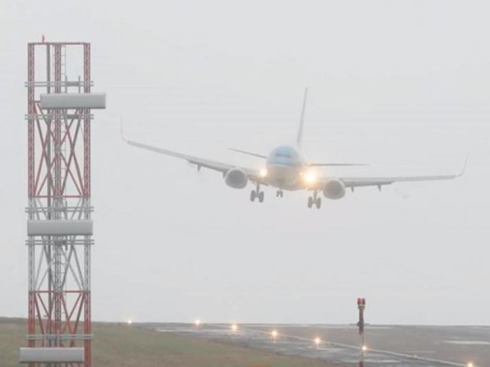 опасно ли летать в дождь на самолете